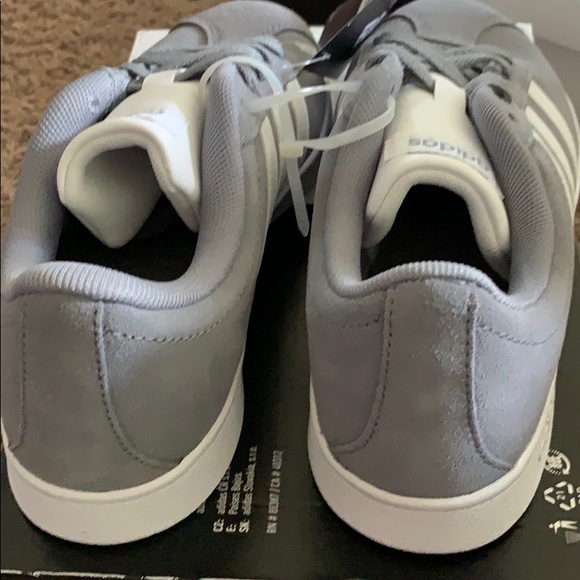 Adidas gray shoes size 4 - Picture 3 of 8